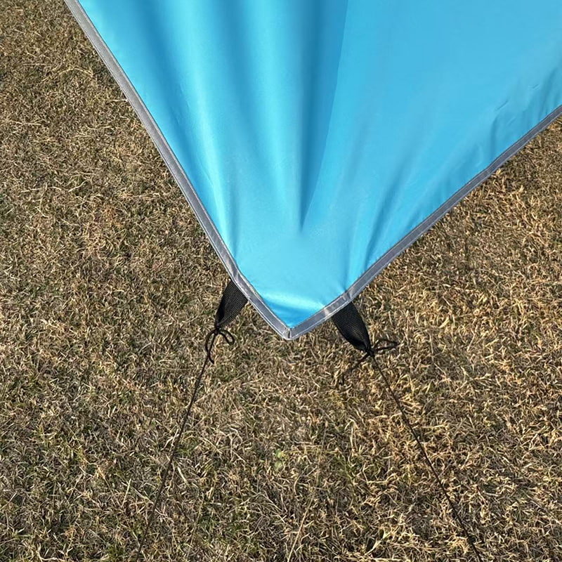 Tienda de campaña al aire libre con cama para camioneta