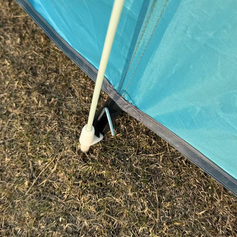 Tienda de campaña al aire libre con cama para camioneta