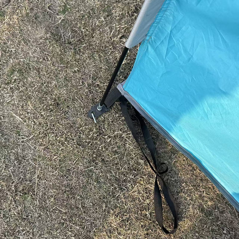 Tienda de campaña al aire libre con cama para camioneta